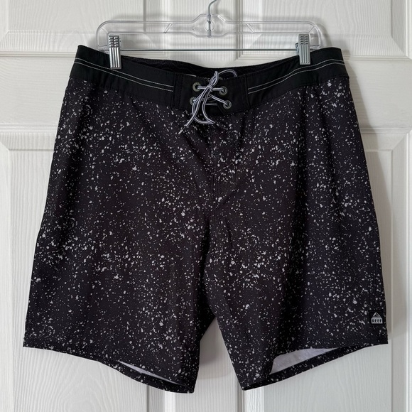 Reef Black and White Speckled Men's Board Shorts Size 34 - Picture 1 of 9